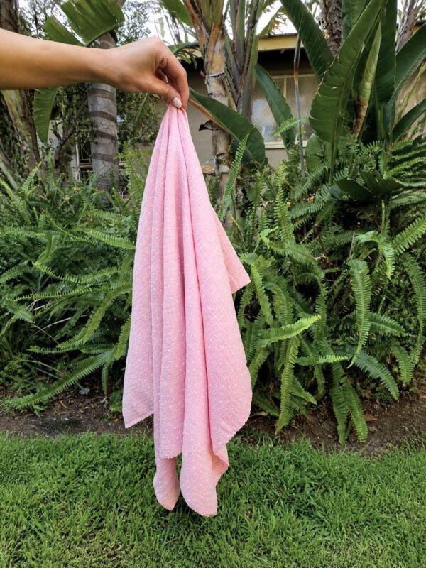 47 Nursing Blanket - Polka Pink